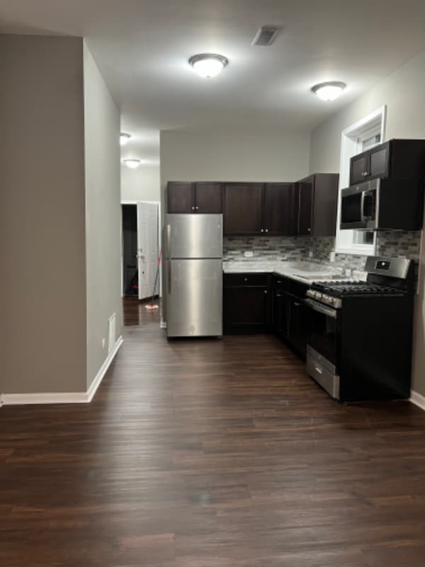 Photo - 8317 S Buffalo Ave Apartment