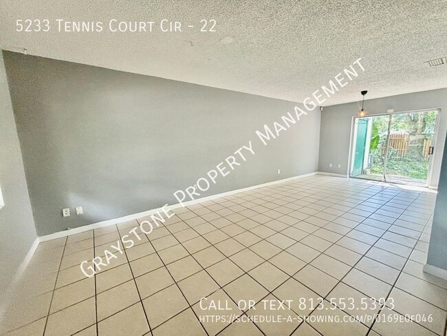 Foto del edificio - Spacious 2-Bedroom Condo in Prime Tampa Lo...
