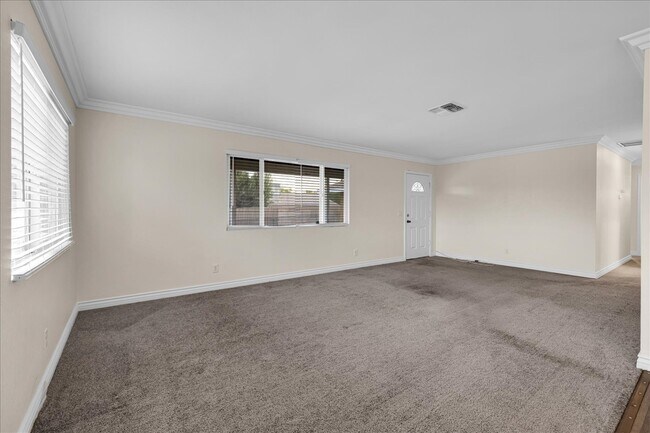 Building Photo - 11074 Knobb Ave