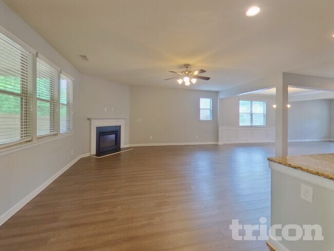Building Photo - 137 Madison Grace Ave