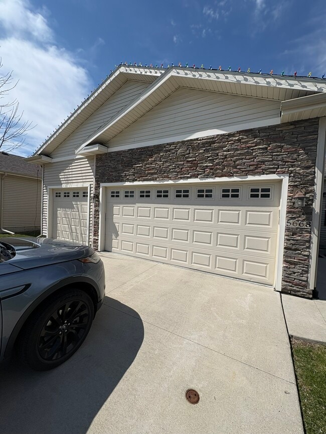 Building Photo - 5668 Prairie Grass Dr