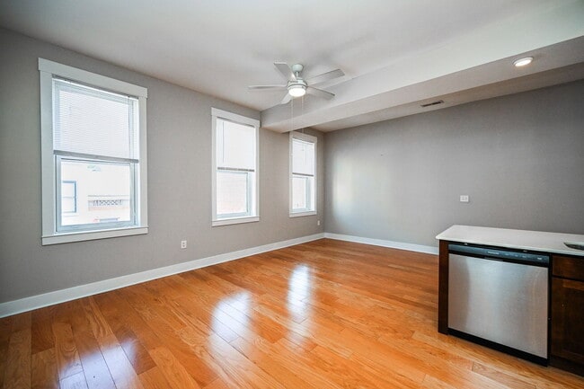 Photo - 515 E 12th St Apartment