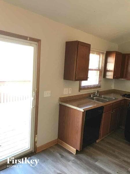 Building Photo - 4016 Gregory Dr