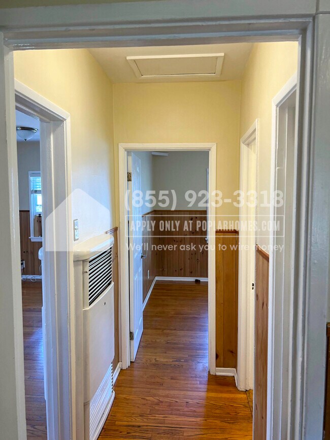Building Photo - 764 Temple Ave
