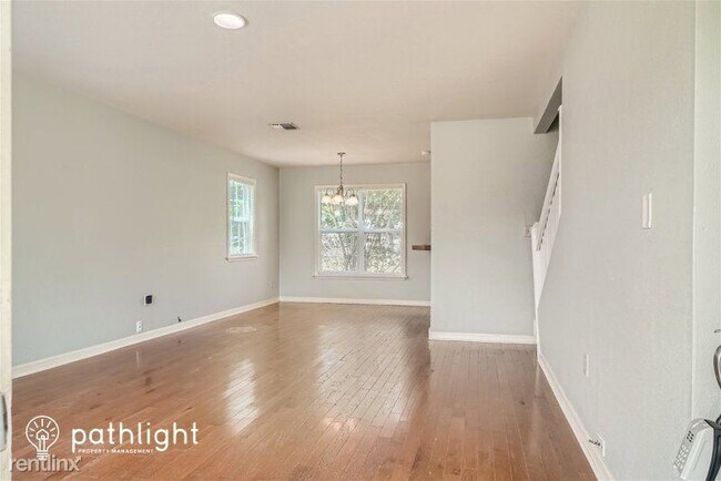 Building Photo - 3 br, 2 bath House - 3403 County Line Road...