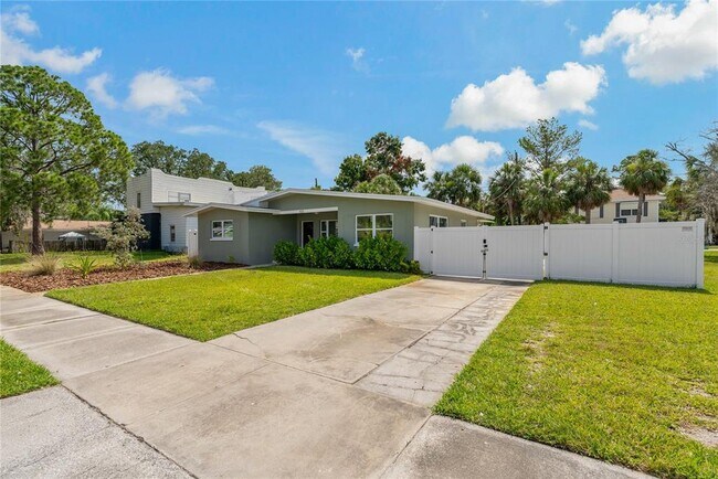 Building Photo - 433 Pineapple St