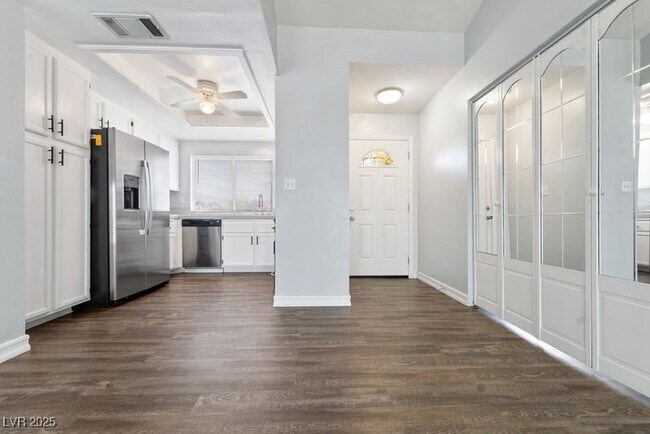 Foto del edificio - 1620 Desert Ridge Ave