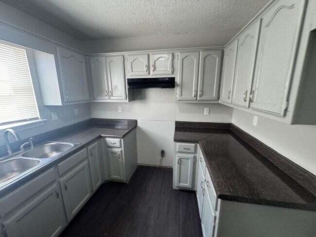 Foto del edificio - 10101 Stephenson Ln