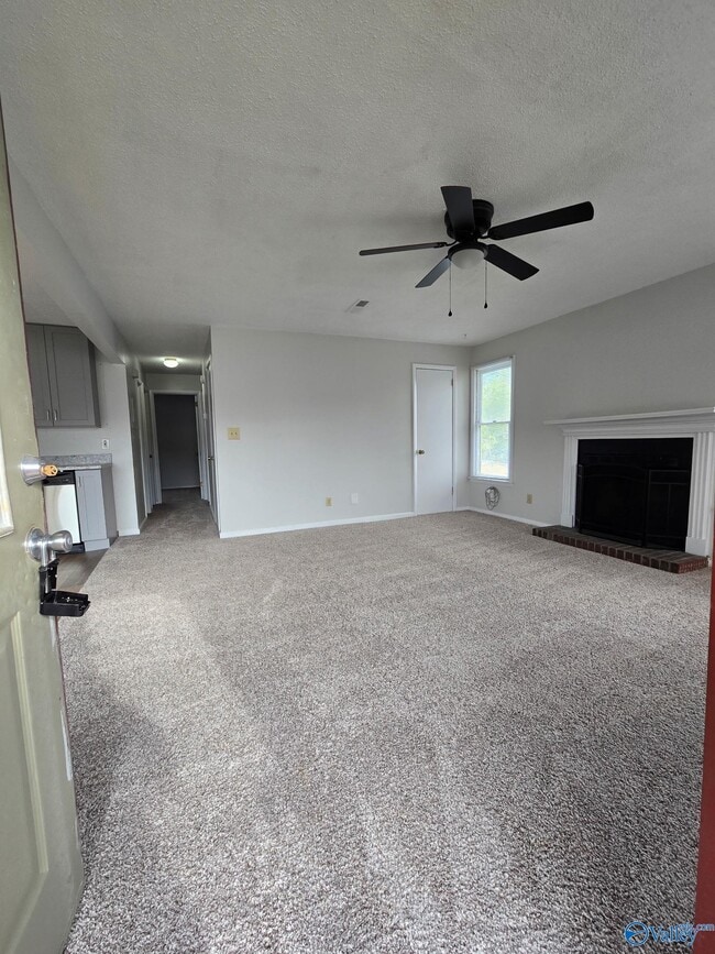 Foto del edificio - 12100 Carriage Ct SE