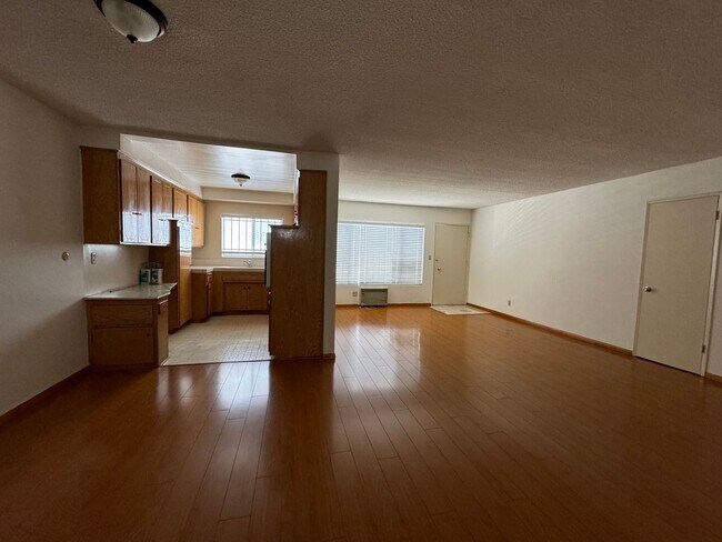 Foto del edificio - Excellent Location! Minutes from Beverly H...