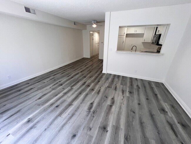 Foto del edificio - 4648 Fulton Ave