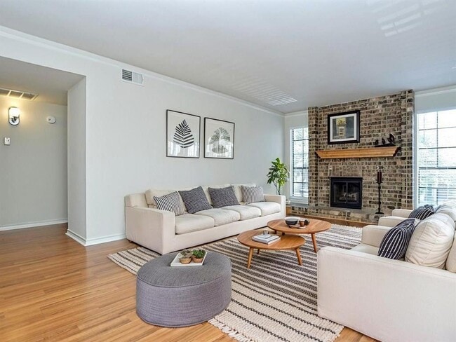 Foto del edificio - 4159 Steck Ave
