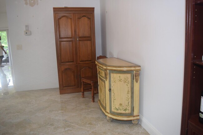 Foto del edificio - 5700 Queen Palm Ct