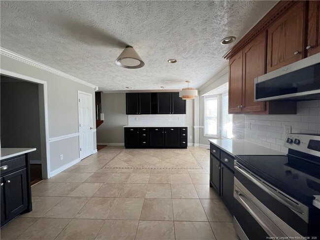 Building Photo - 113 Steeplechase Ln
