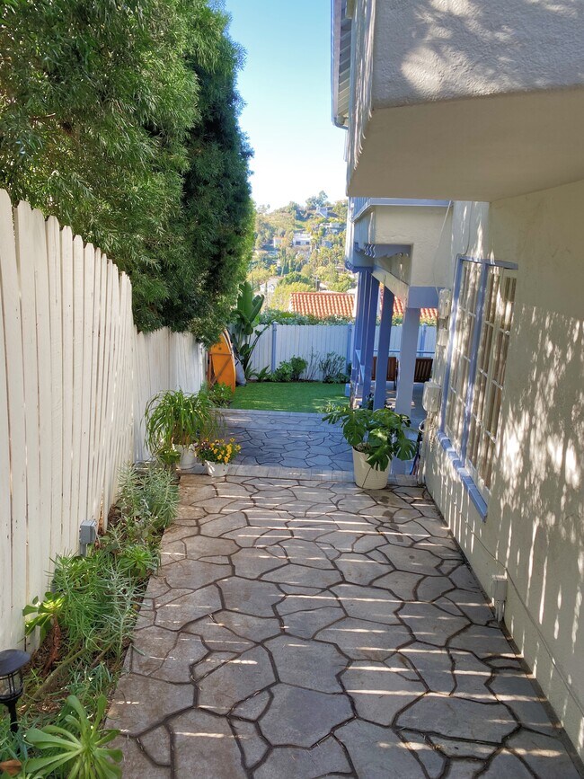 Foto del edificio - 2613 Rutherford Dr