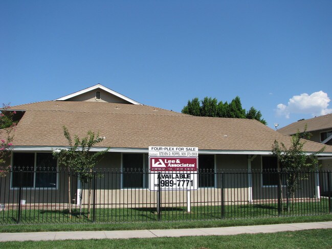 Bldg photo - 282 E Jackson St
