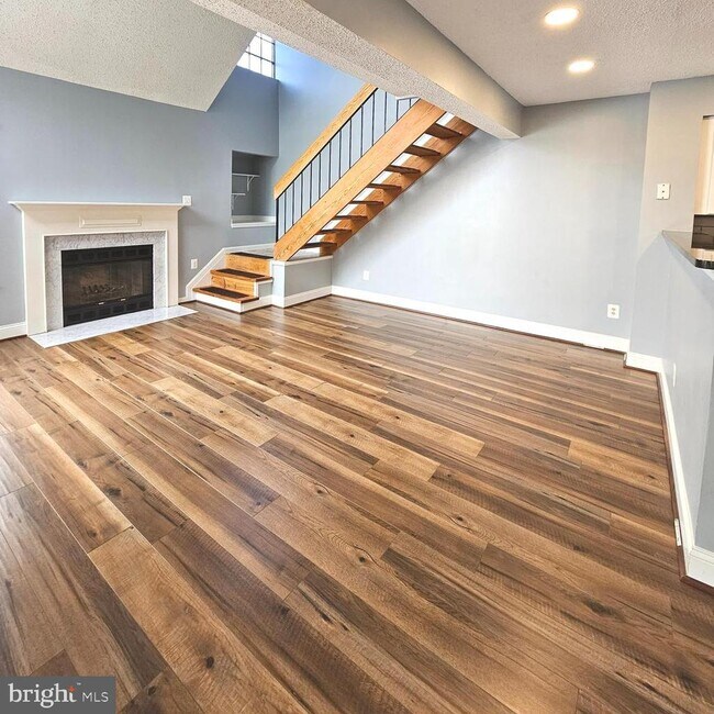 Foto del edificio - 7009 Birkenhead Pl