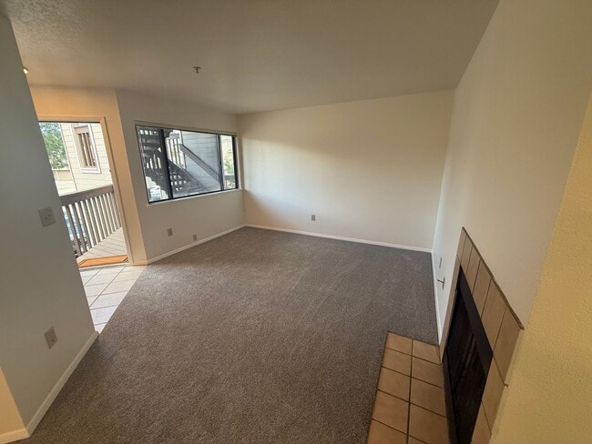 Building Photo - 5520 Stonewall Pl