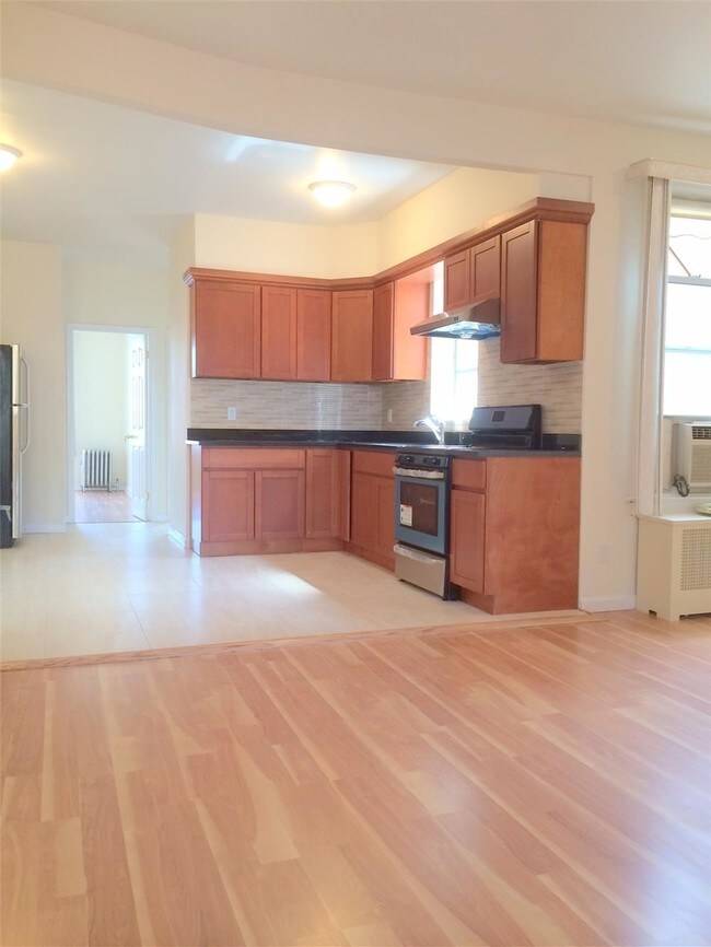 Building Photo - 111 Bay 40Th St