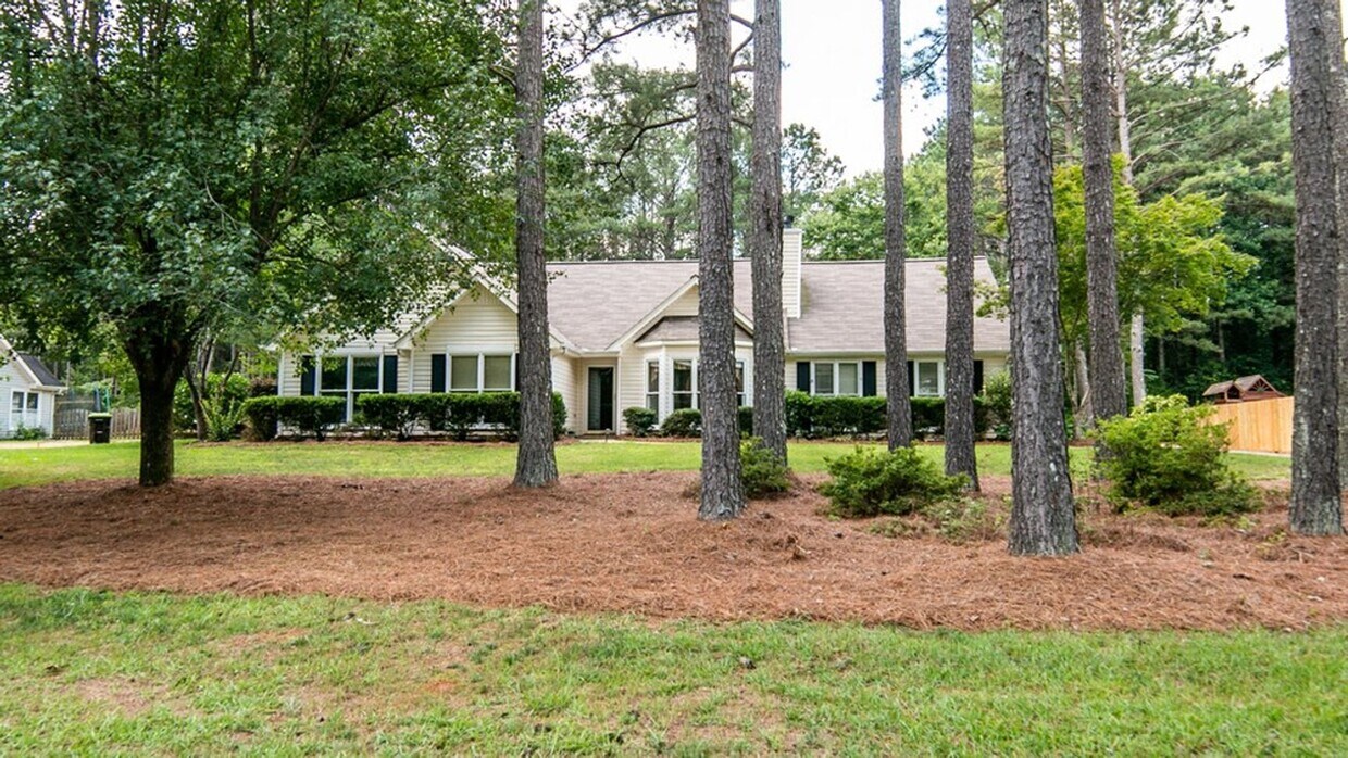 Primary Photo - WOW! Newly renovated 3 bedroom home! Great...