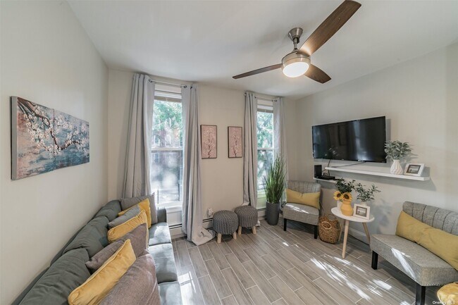 Foto del edificio - 1121 Putnam Ave