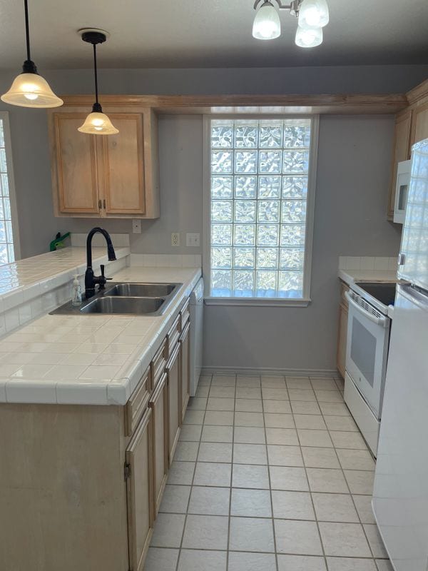 Foto del edificio - 108 E Jupiter Ln