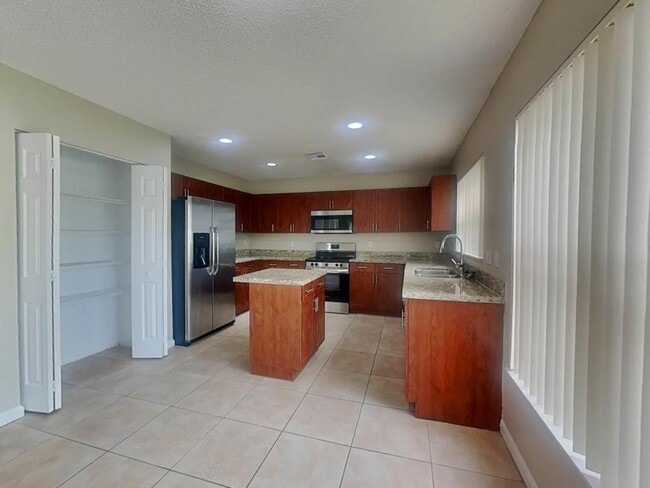 Photo - 16290 SW 9th St House