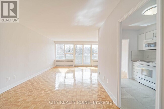 Photo du bâtiment - 10 Shallmar Blvd