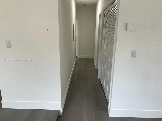 Foto del edificio - 1185 NW 134th St