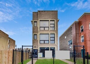 Building Photo - 4745 S Indiana Ave