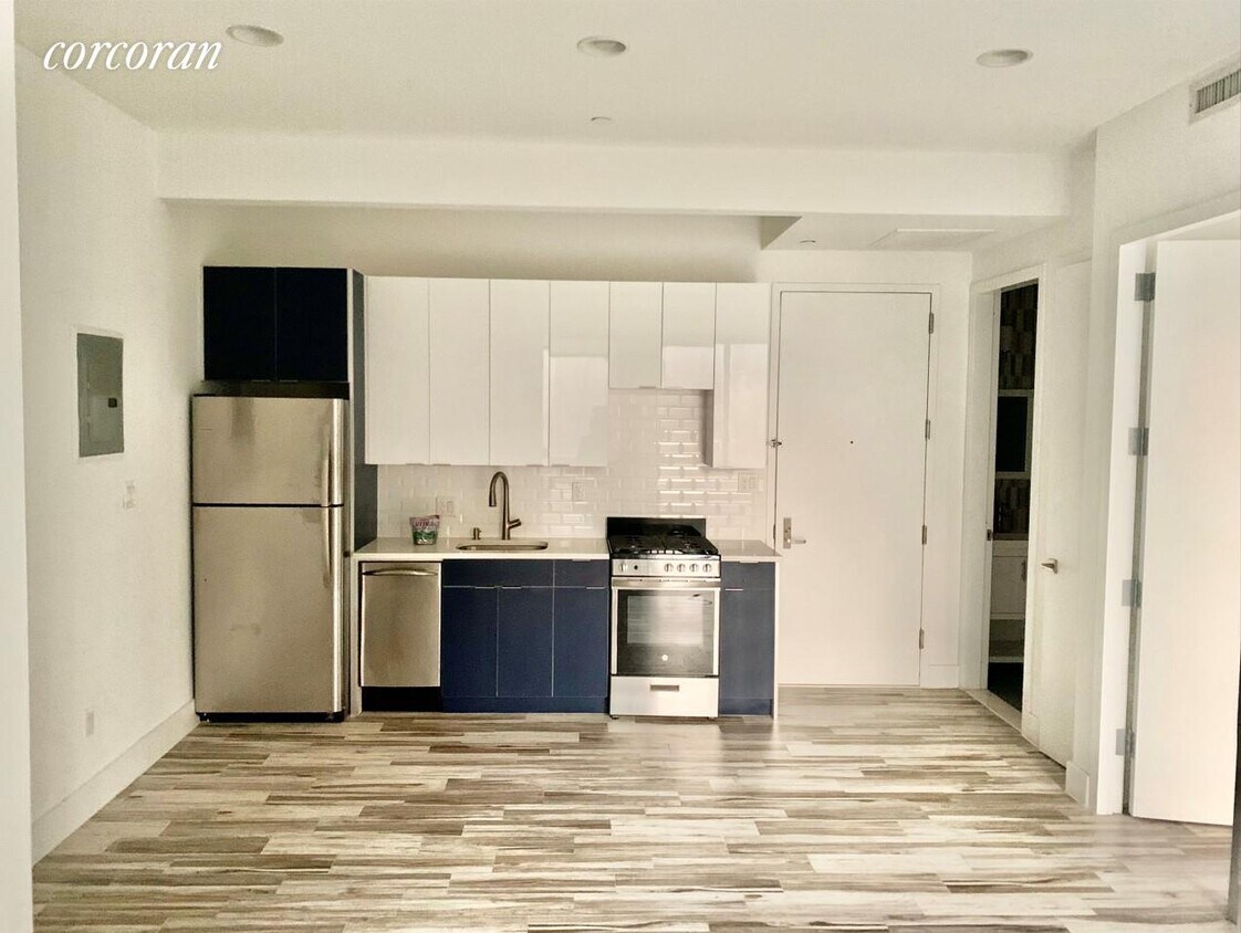 Foto principal - 418 E 153rd St