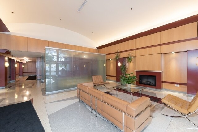 Foto principal - 933 W Van Buren St