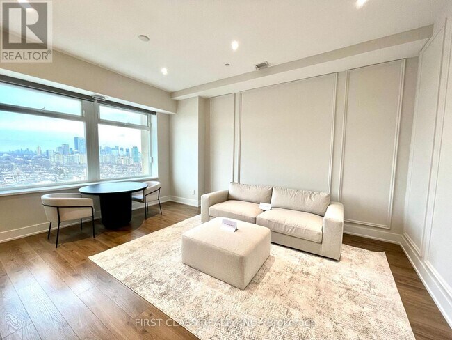 Photo du bâtiment - 111 St Clair Ave W