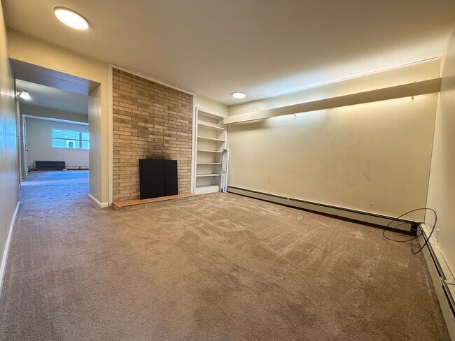 Building Photo - 3 Bedroom Walking Distance from UMD - AVAILABLE AUGUST!