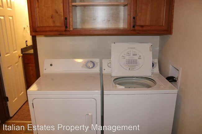 Building Photo - 3 br, 2 bath House - 724 Fremont St.