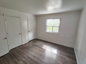 Building Photo - 600 Reusens Rd