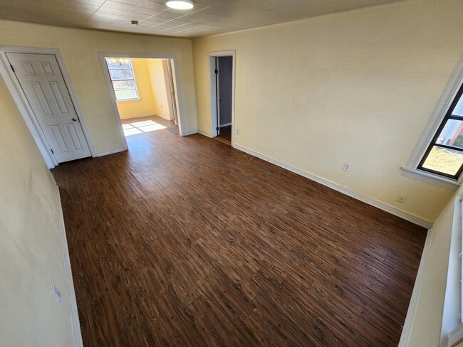 Building Photo - 1121 E Beverly St