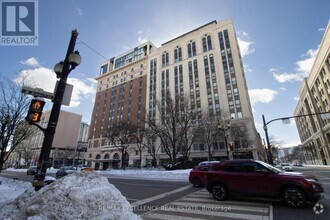 Building Photo - 112-112 King St E