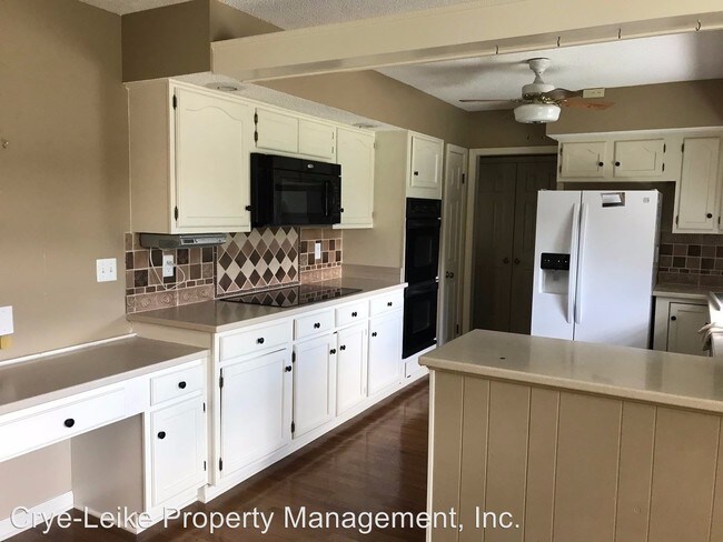 Foto del edificio - 5 br, 3 bath House - 400 Houston Hill