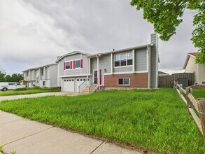 Building Photo - 1018 Rancher Dr