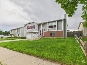 Building Photo - 1018 Rancher Dr