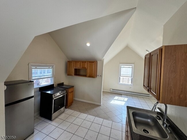 Photo - 163 Linden Ave Apartment