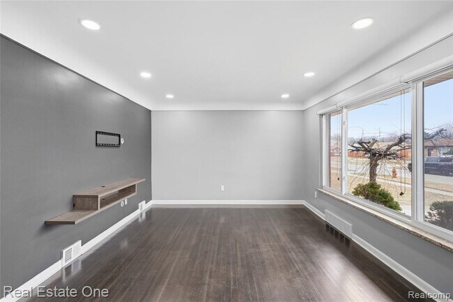 Foto del edificio - 8528 Norborne Ave