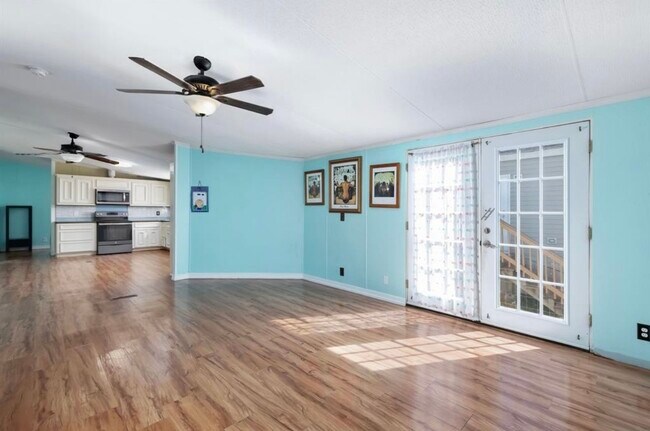 Building Photo - 2303 Beckman Dr