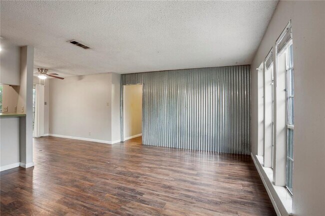 Building Photo - 3300 Dolphin Cove
