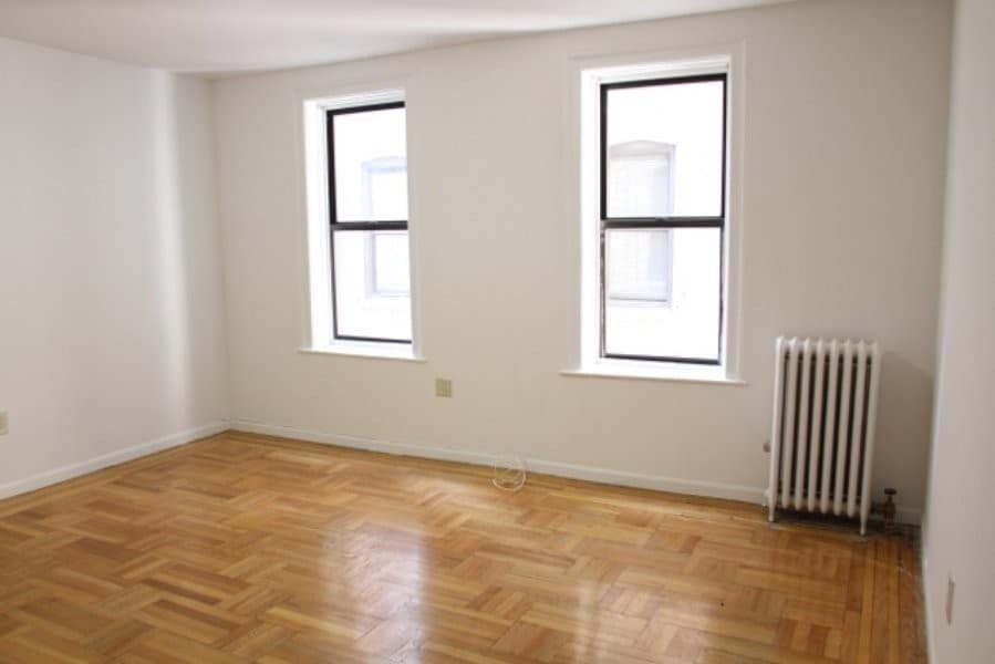 Primary Photo - 125 Seaman Ave