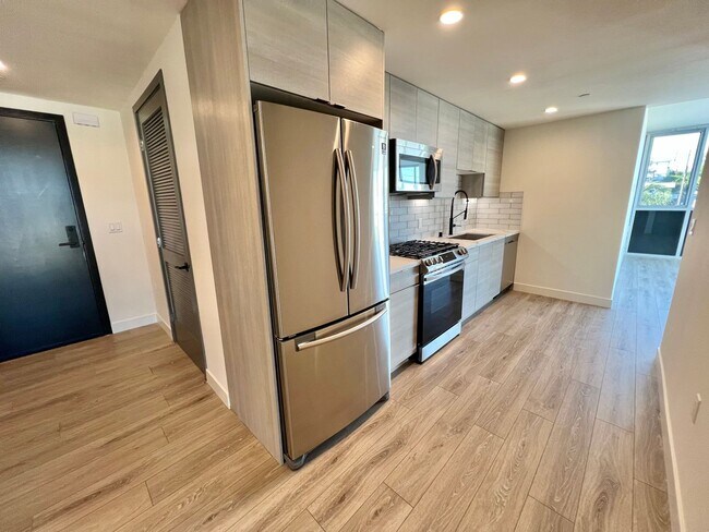 Foto del edificio - 3355 Overland Ave