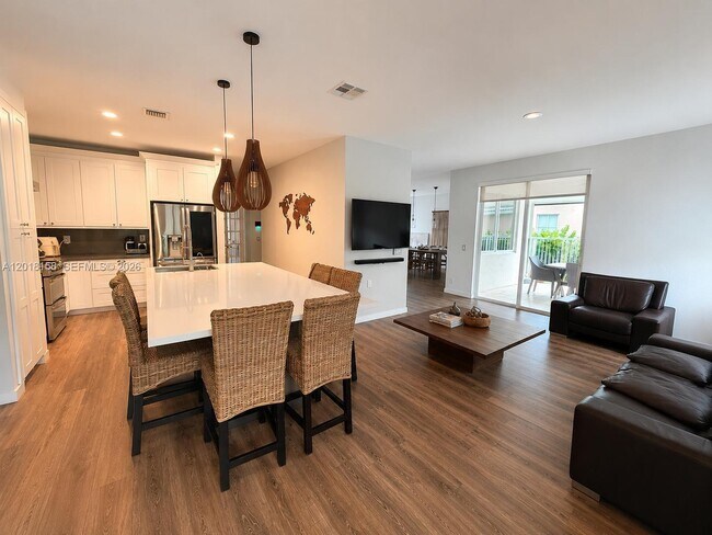Foto del edificio - 709 Bald Cypress Rd