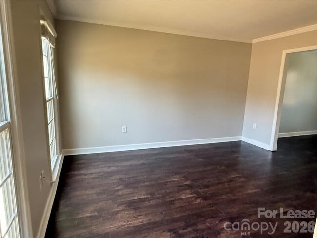 Building Photo - 8708 Parkchester Dr