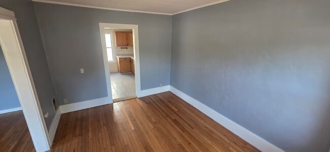 Building Photo - 1156 Dewey Ave